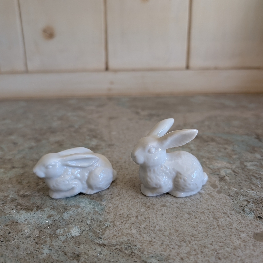 OMC Otagiri Japan Rabbit Bunny Figurines Porcelain White Small Set of 2 VTG Cute